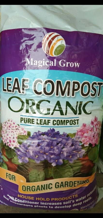 SKY SEEDS PURE LEAF COMPOST 20 KG organic soil conditioner increases soil's water retention and encourages plants to develop  deep roots 